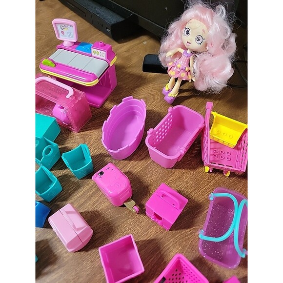 HUGE lot Shopkins Random Figures Basket Containers Mixed Seasons Dolls - Picture 12 of 16